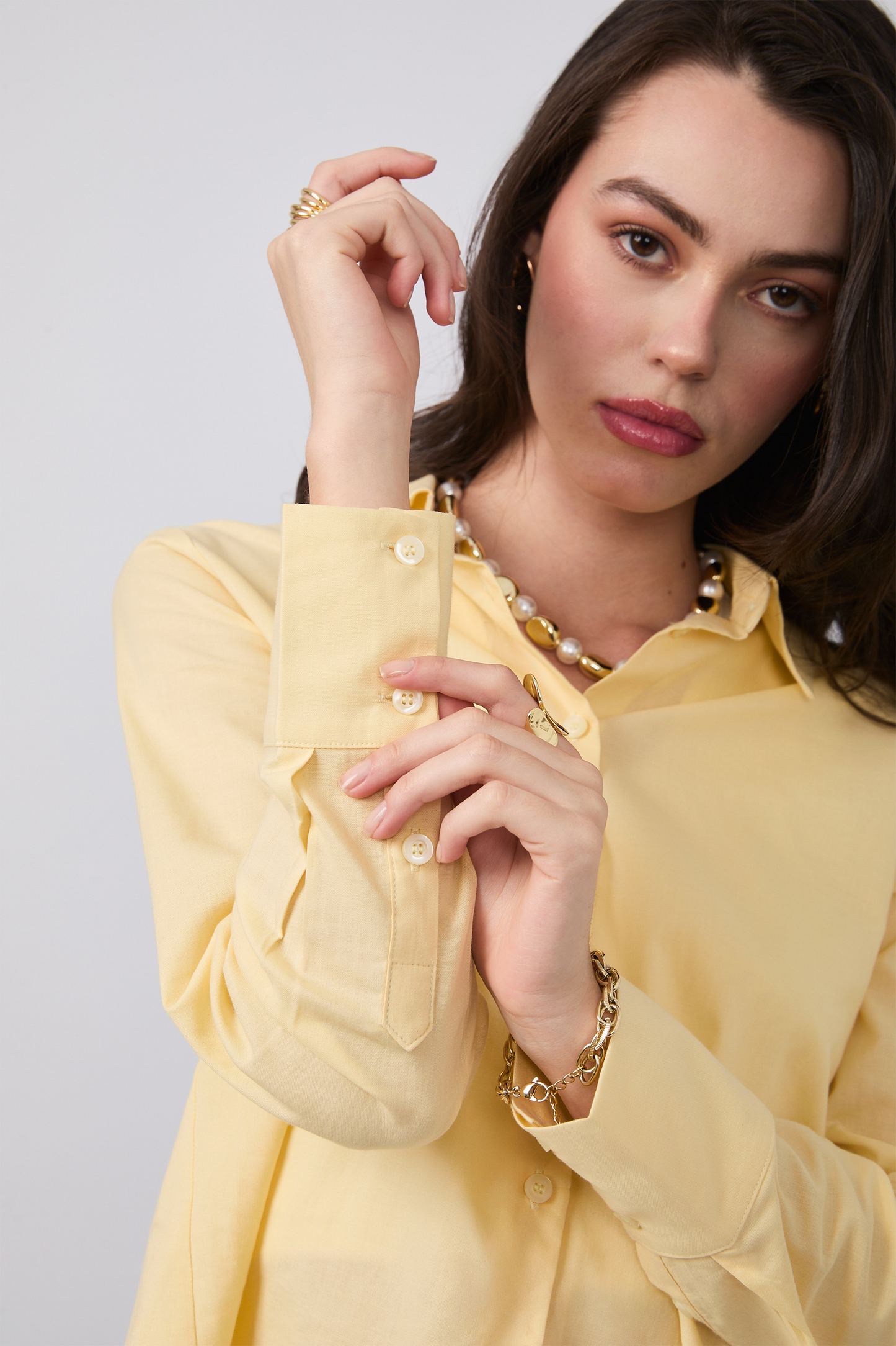 BLUSA BILBAO CAMISERA CON BOTONES DELANTEROS Y POSTERIORES AMARILLO