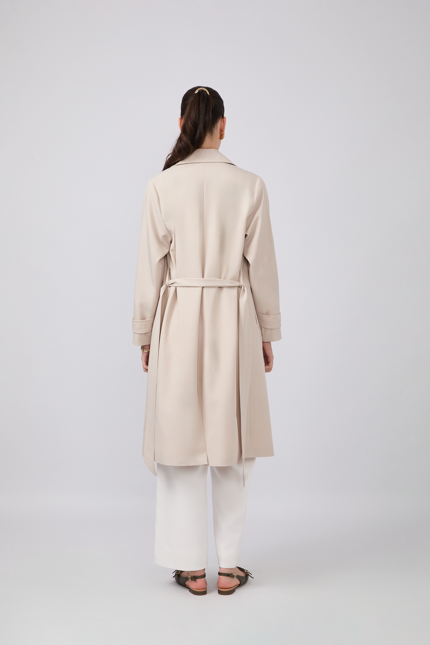 Gabardina Becca larga con abertura y bolsillos funcionales Beige