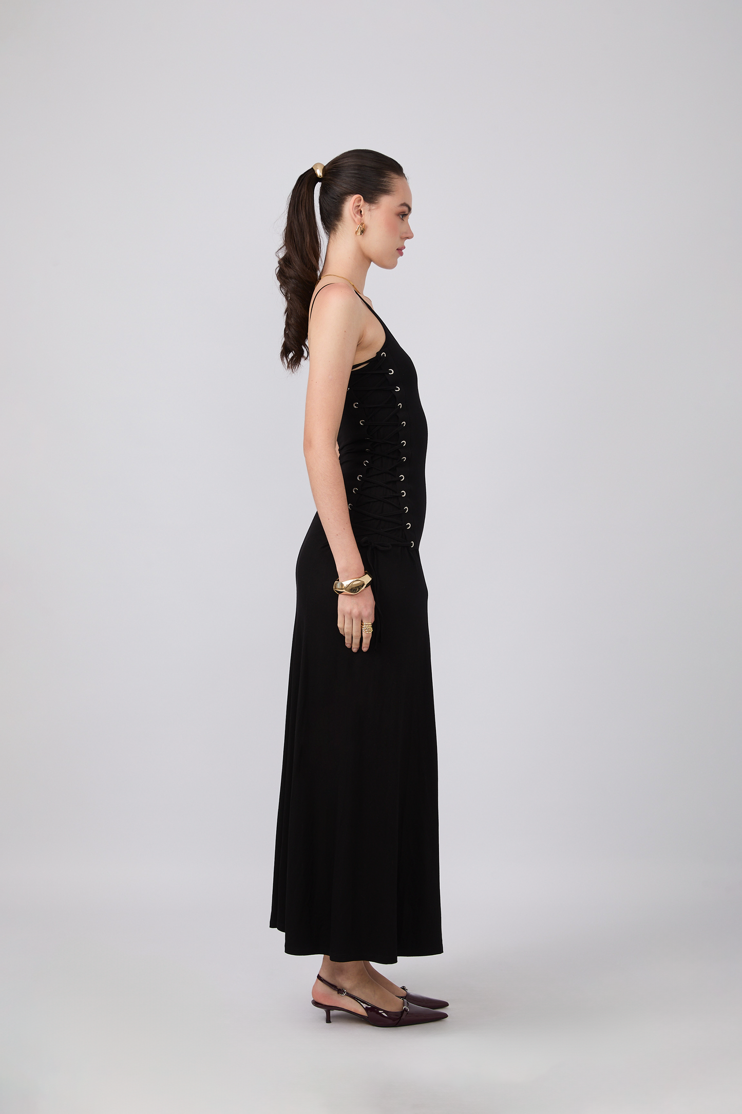 VESTIDO GAIA AJUSTABLE CON DETALLE DE TIRAS LATERALES NEGRO