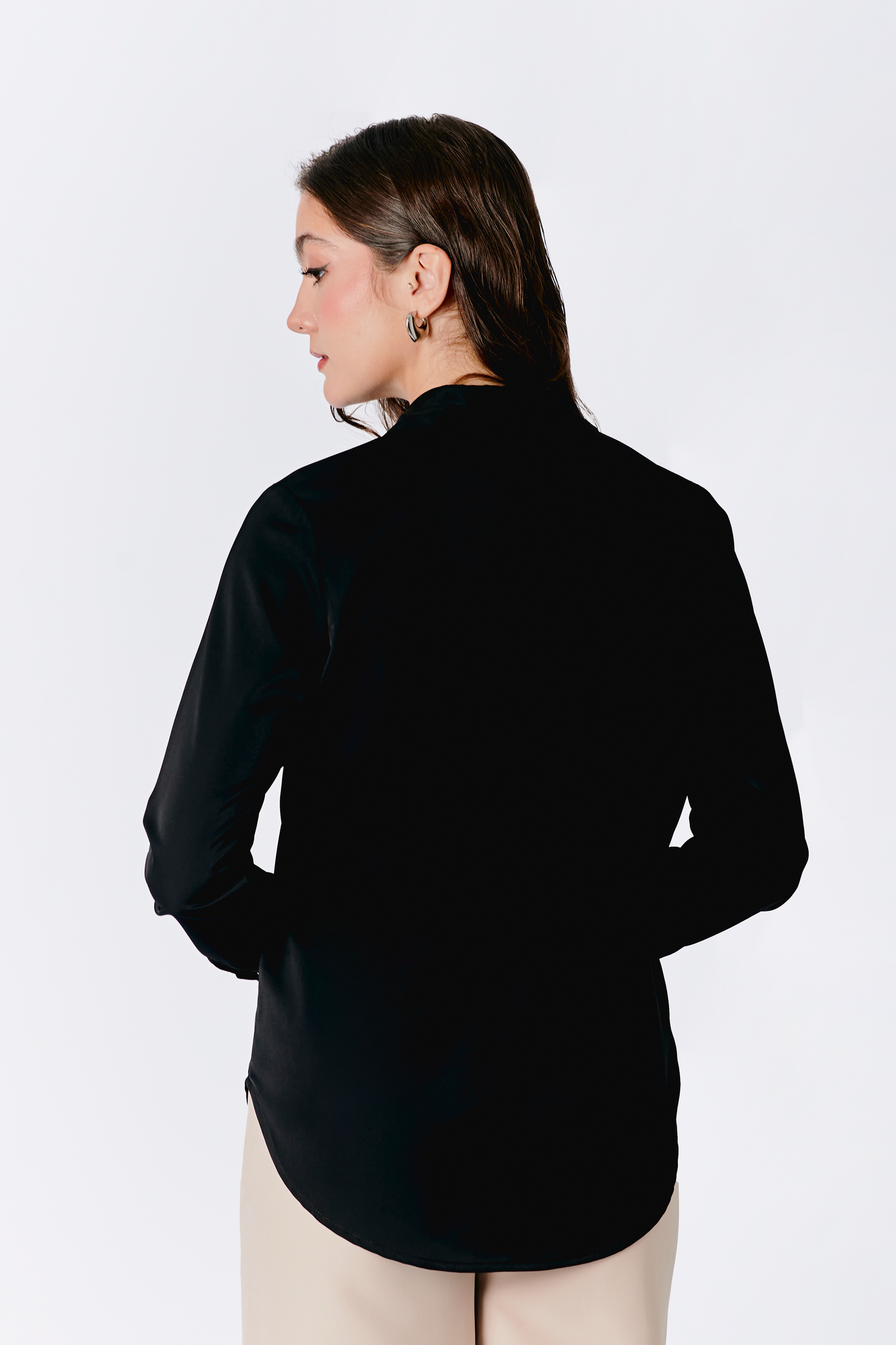 BLUSA LORENA MANGA LARGA CON BOTONES NEGRO