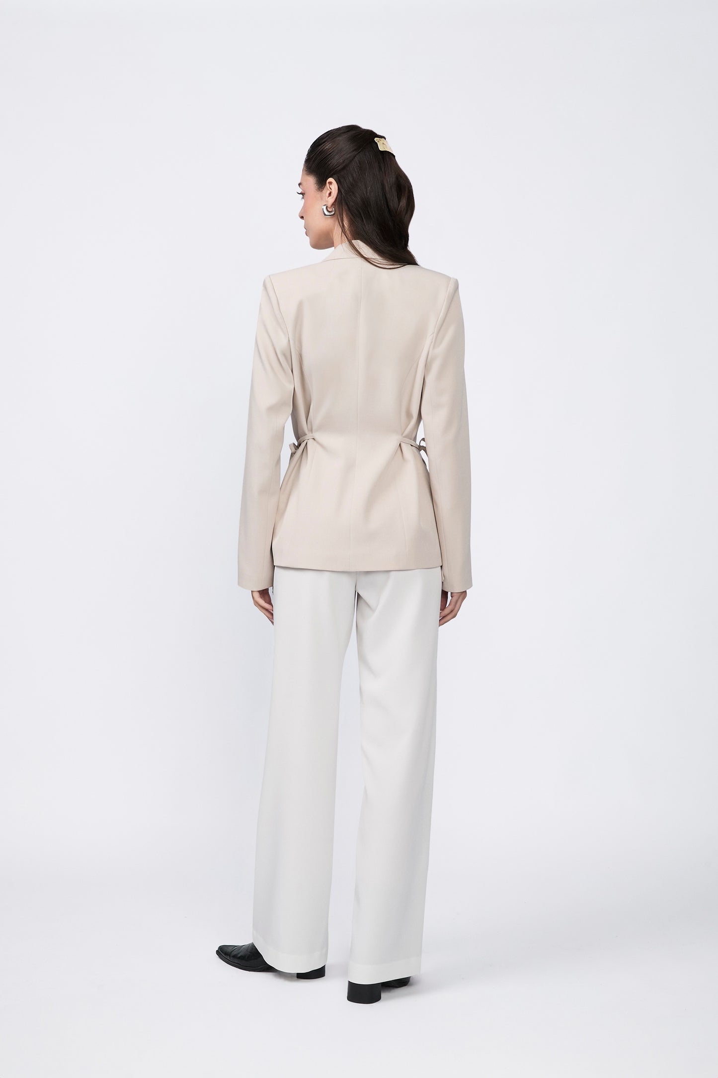 Blazer Sienna con solapa y amarre cintura beige