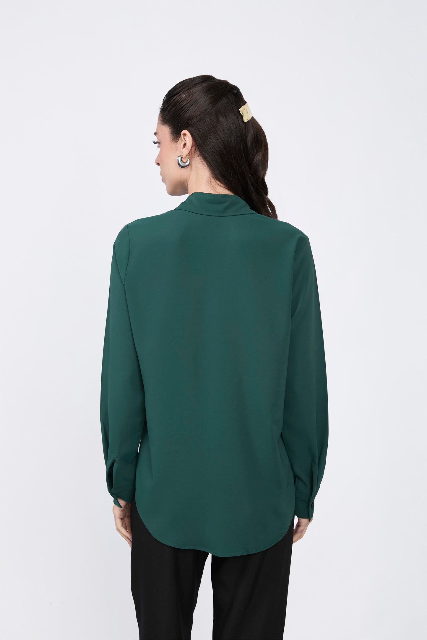 BLUSA LORENA MANGA LARGA CON BOTONES VERDE BOTELLA