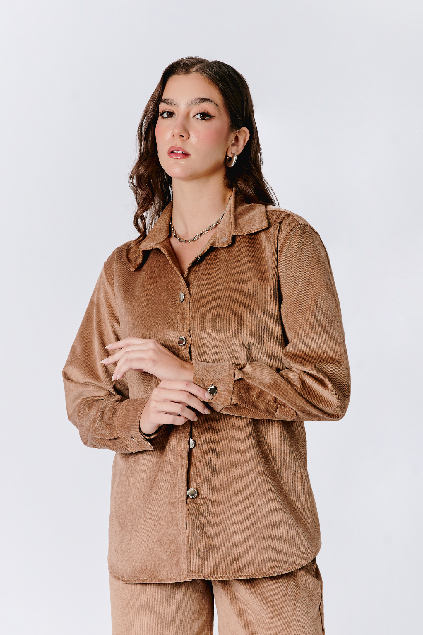 CAMISA THAIS DE CORDUROY MANGA LARGA TOPO