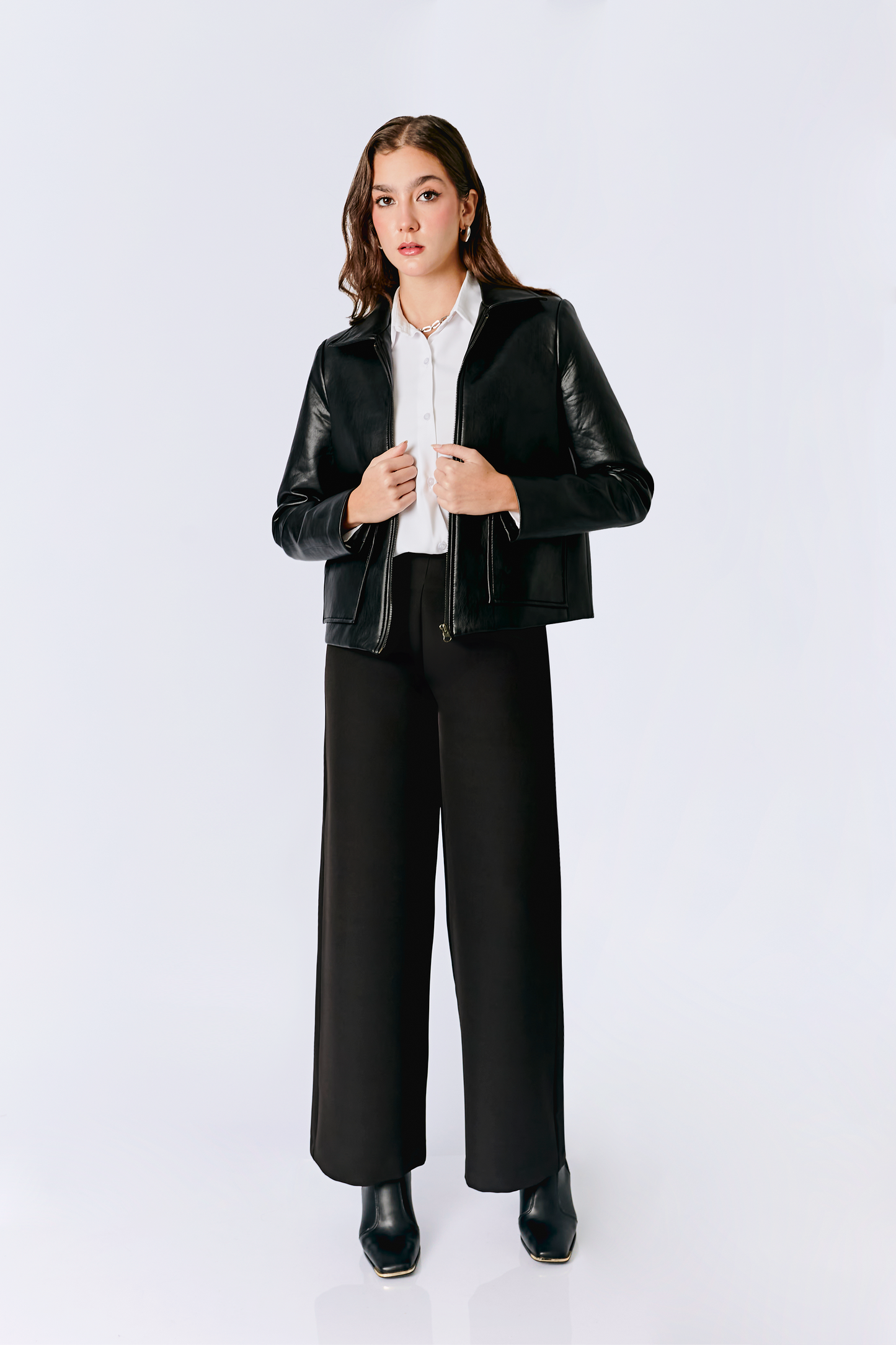 PANTALÓN ANIA A LA CINTURA CON PINZAS NEGRO