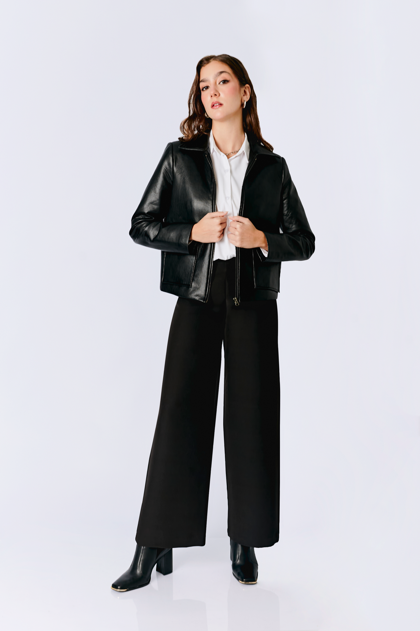 PANTALÓN ANIA A LA CINTURA CON PINZAS NEGRO