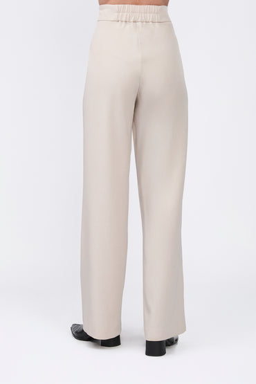 Pantalón Sienna recto con cierre lateral invisible beige
