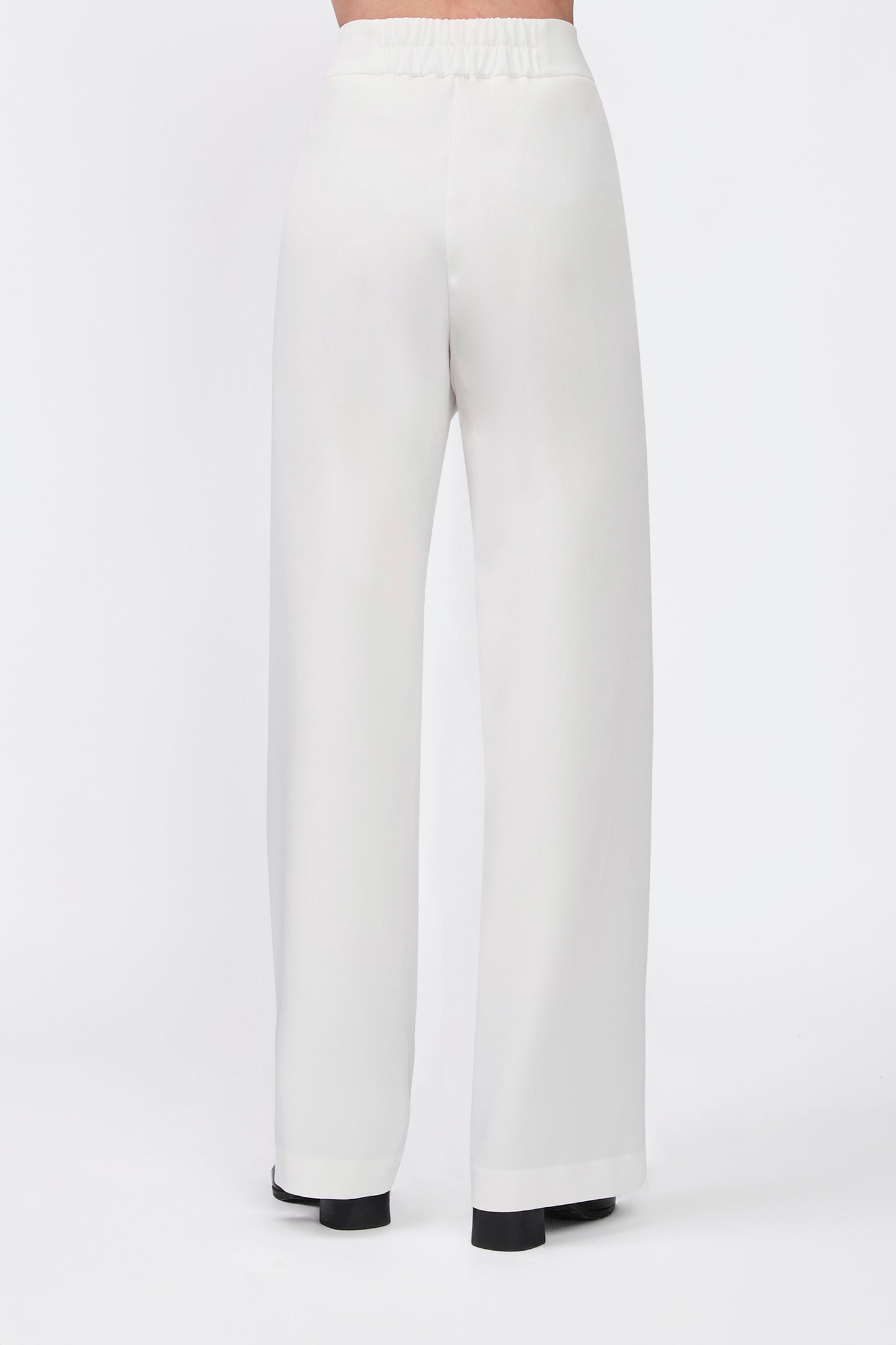 Pantalón Sienna recto con cierre lateral invisible perla