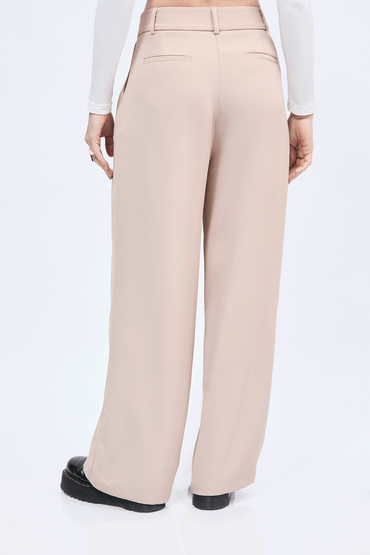 Pantalón Paris semi palazo con pinzas y bolsillos Camel