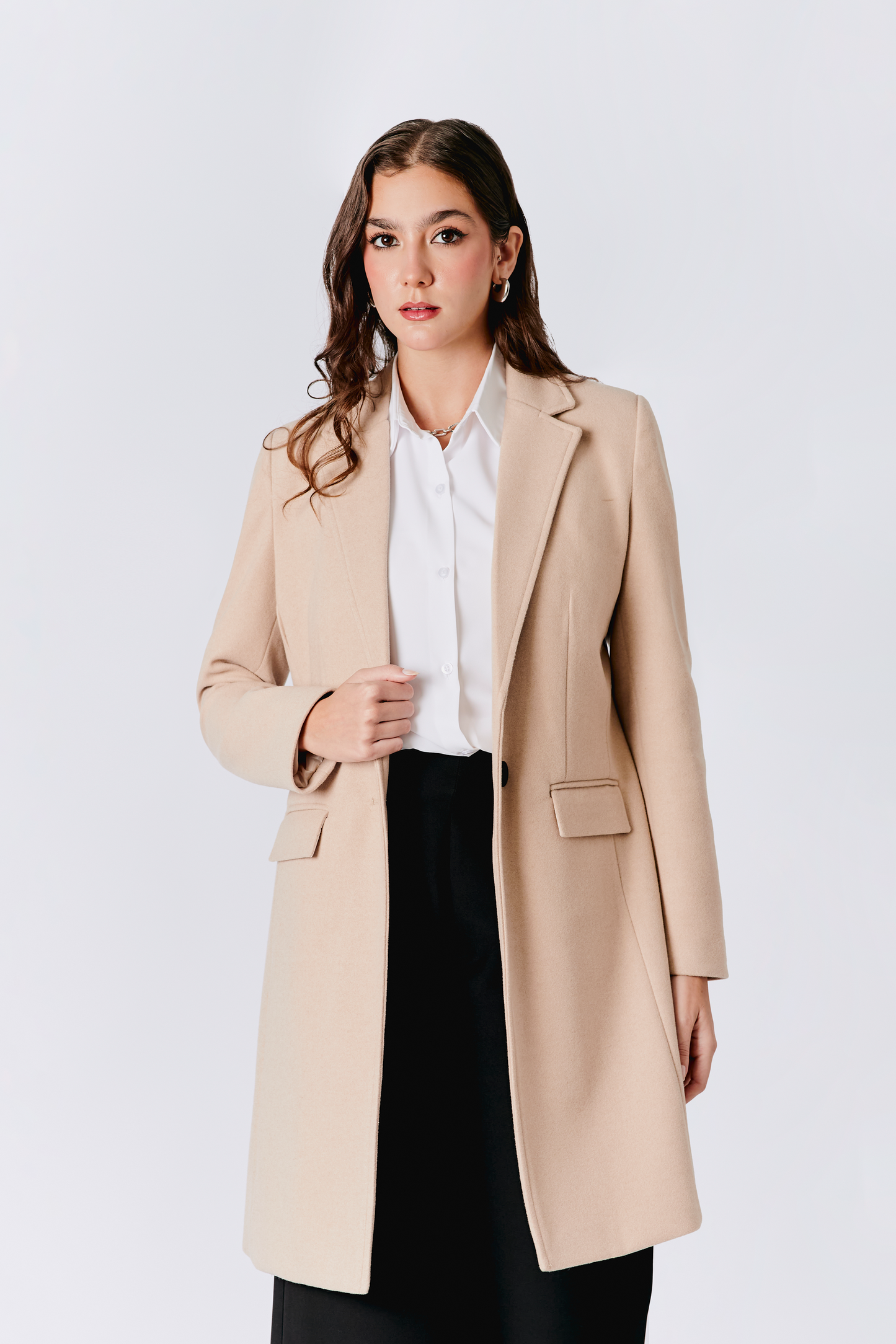 SACO ALTAMIRA LARGO CON BOLSILLOS FUNCIONALES BEIGE