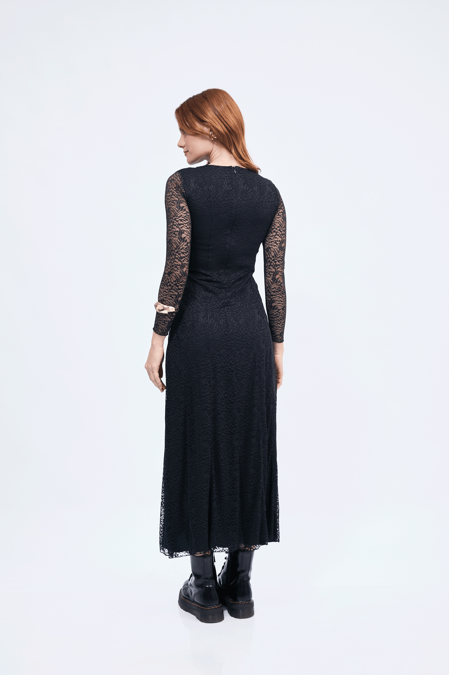 Vestido Aura manga larga de encaje con forro negro