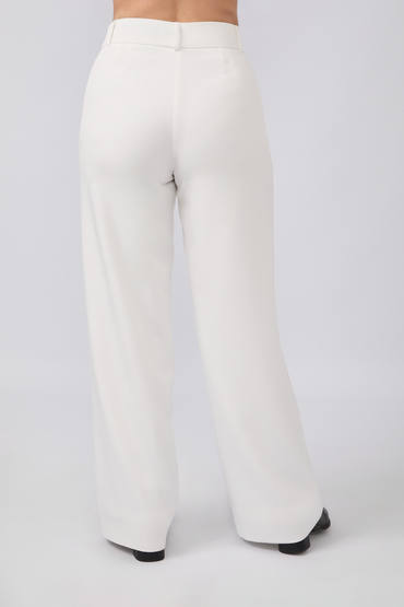 PANTALON DHALIA SEMI PALAZZO CON BOLSILLOS LATERALES PERLA [PRE-VENTA]