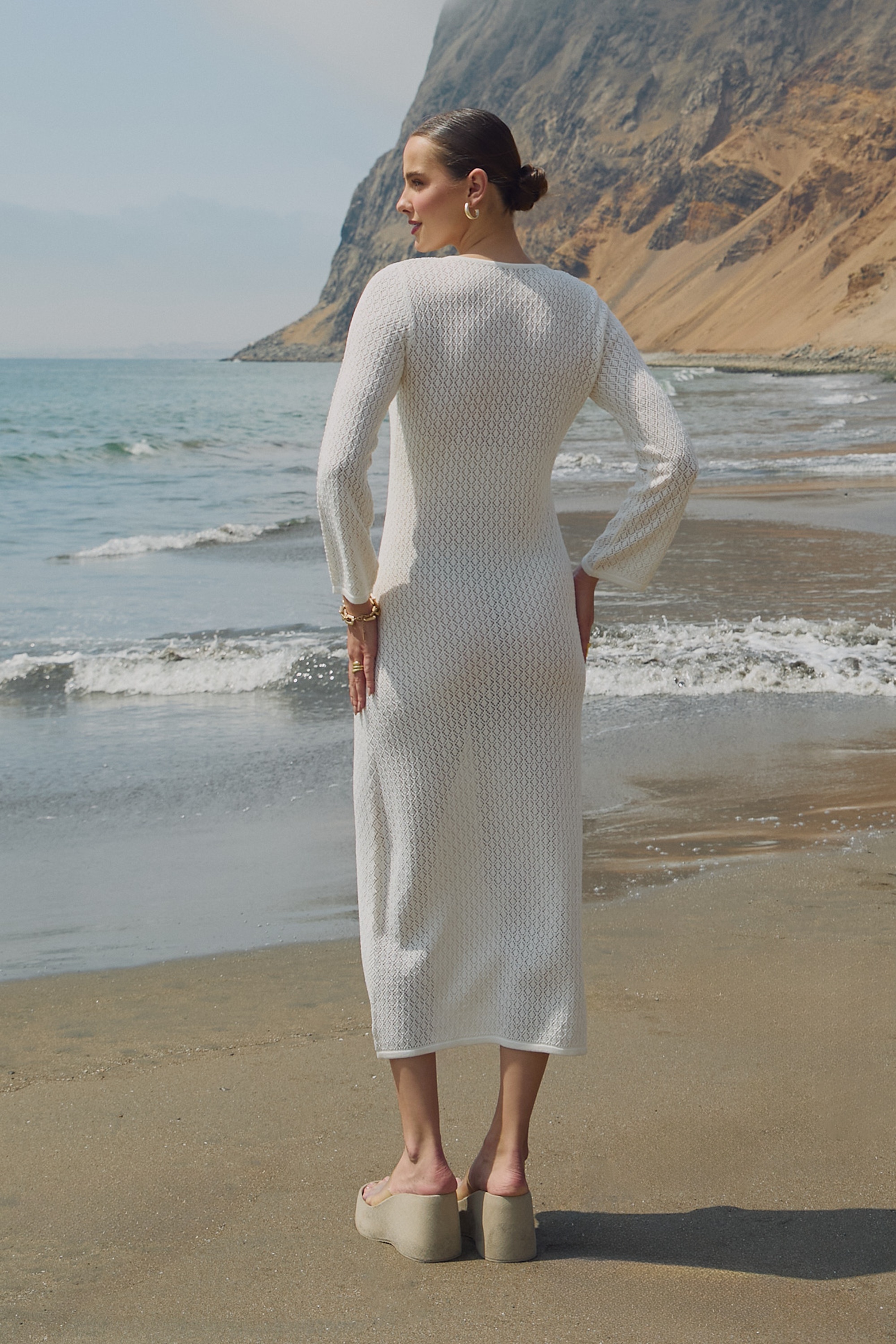 VESTIDO TEJIDO CON ESCOTE PERLA - BALI