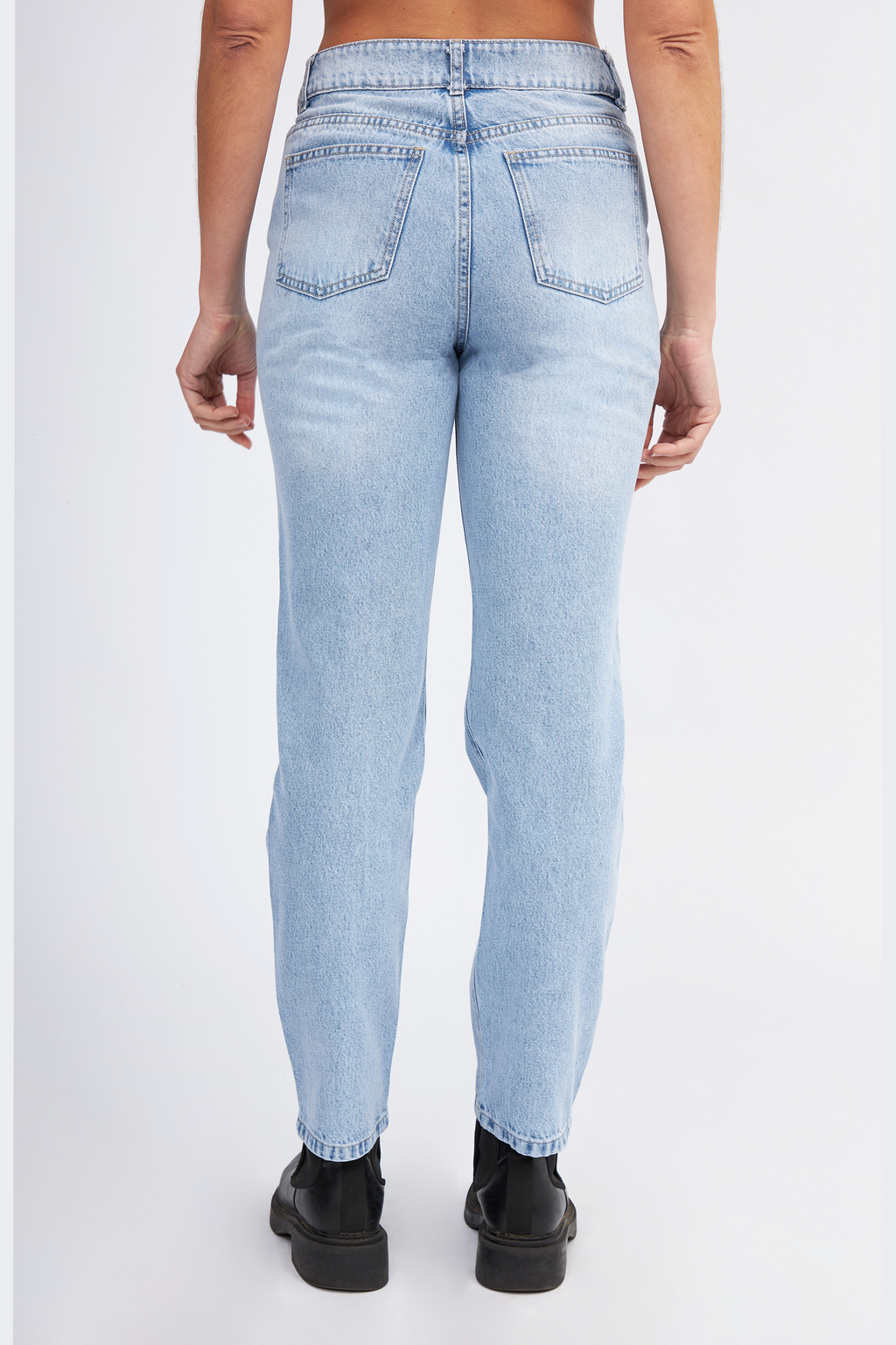 Mom Jean light cream