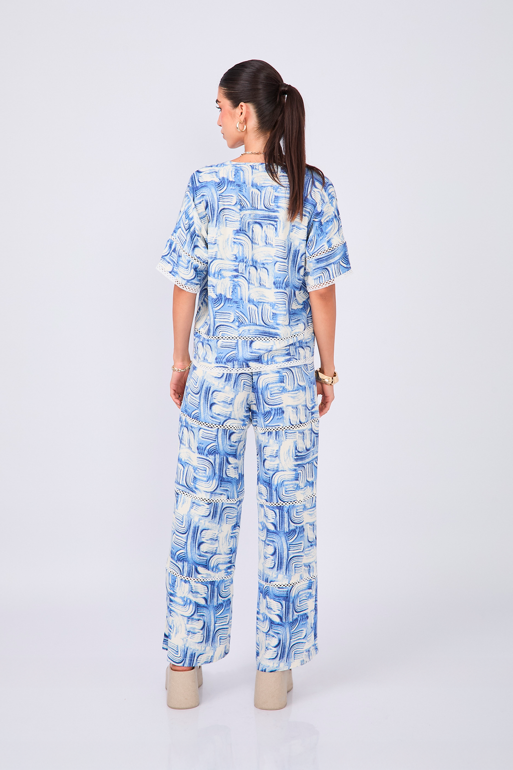PANTALON PALAZZO CON DETALLES BORDADOS PRINT AZUL - LINA