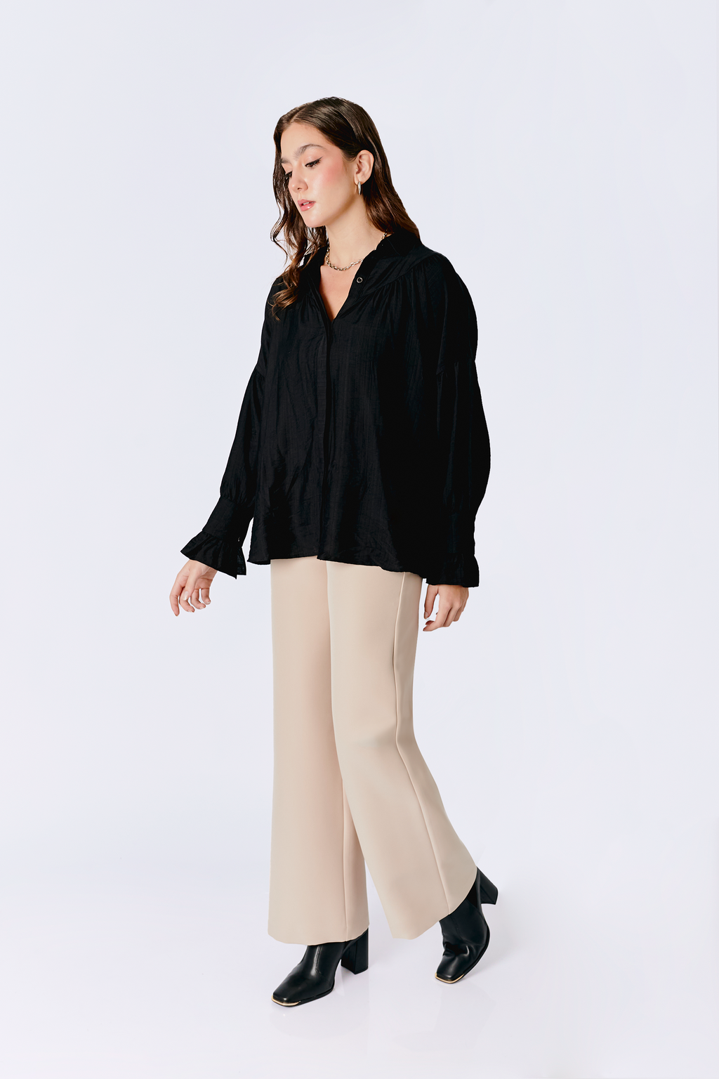 BLUSA MANGA LARGA CON RECOGIDO NEGRO - JOSEFINA