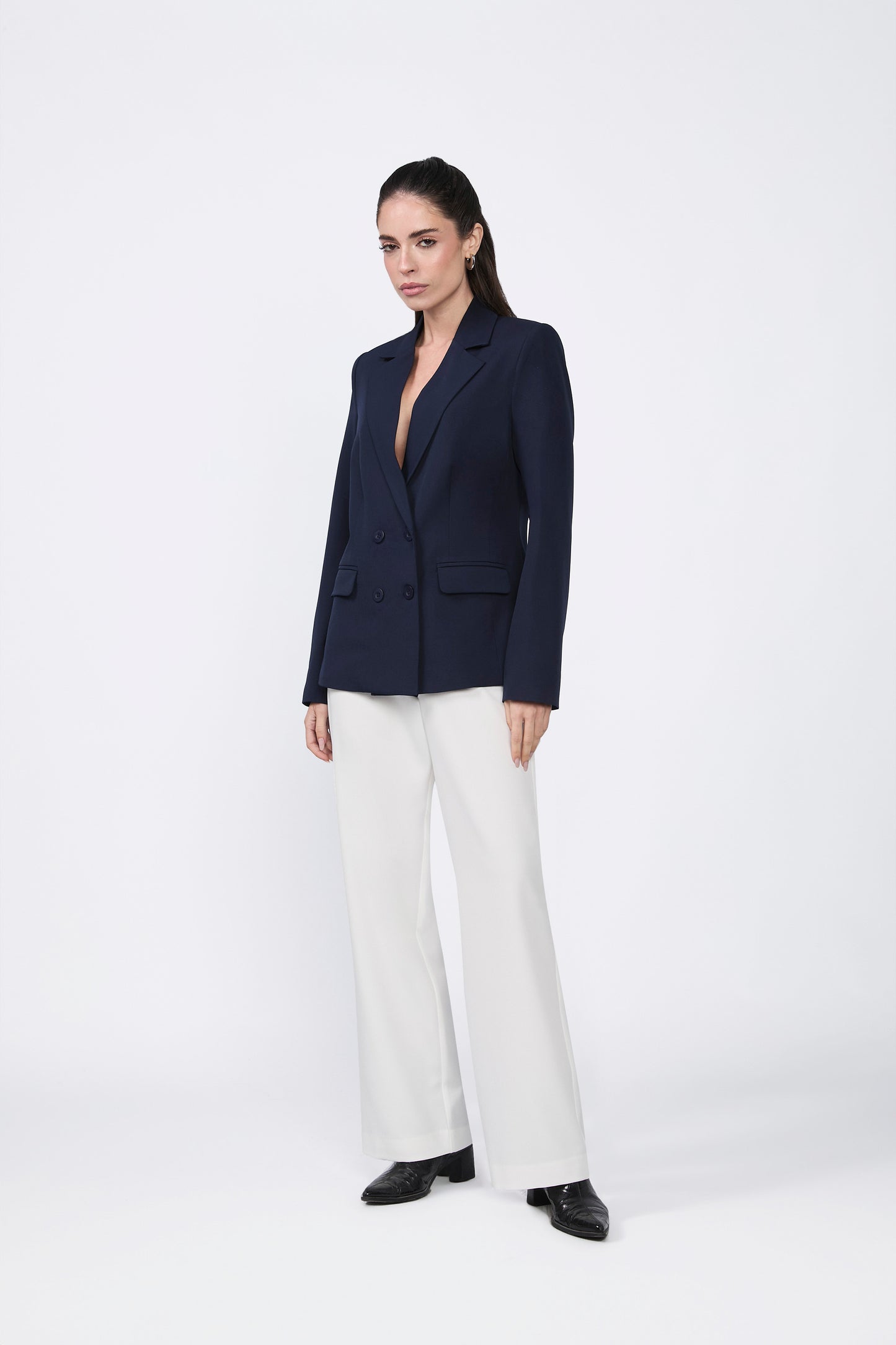Blazer Daphne cruzado con solapa y bolsillos marino