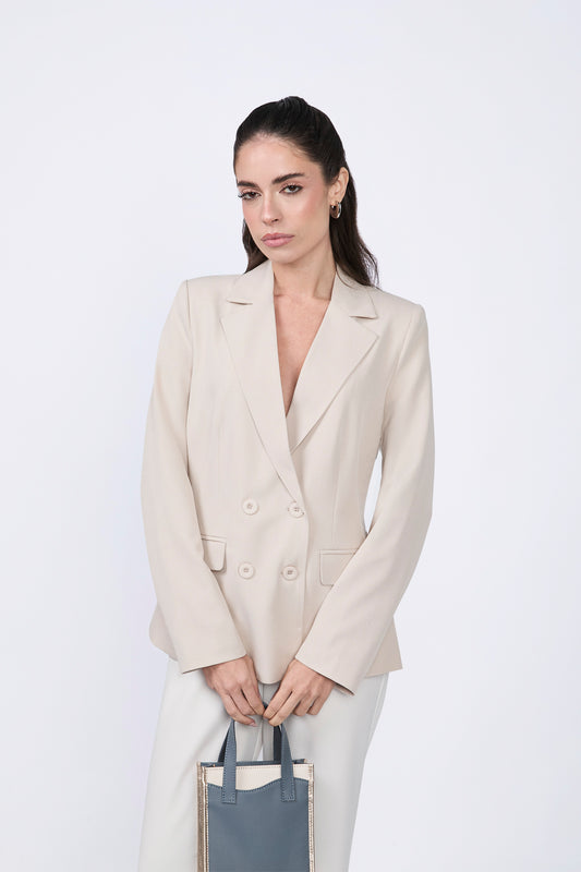 Blazer Daphne cruzado con solapa y bolsillos beige