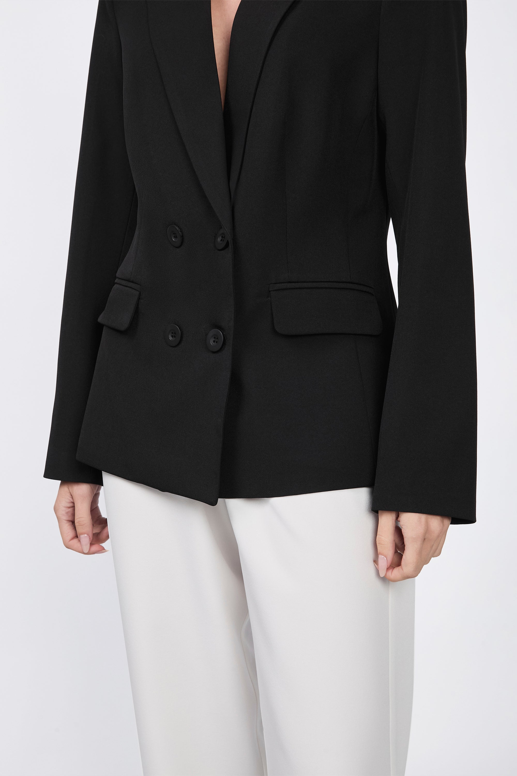 Blazer cruzado con solapa y bolsillos negro - Daphne