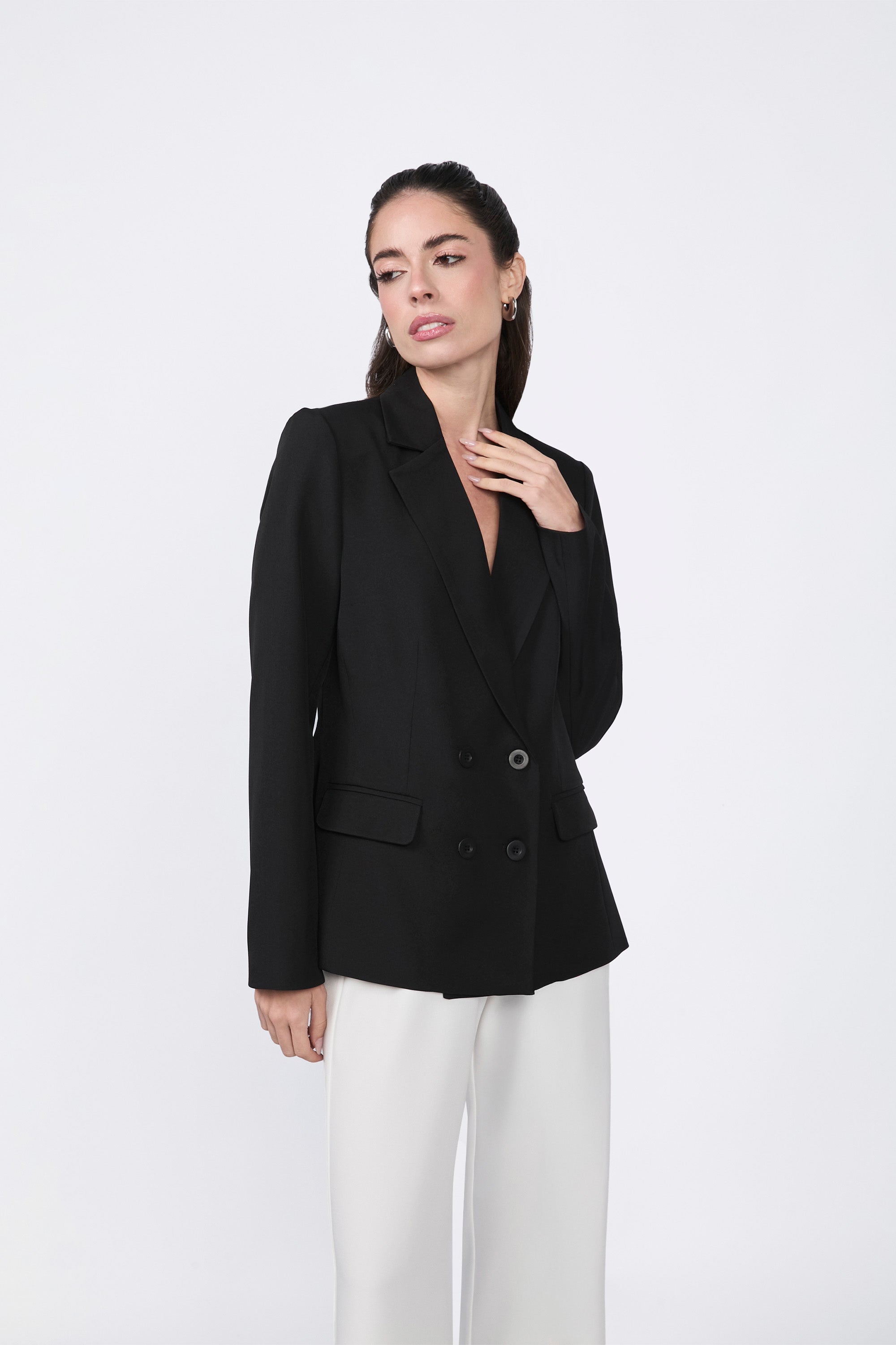 Blazer cruzado con solapa y bolsillos negro - Daphne