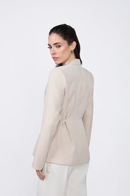 Blazer Sienna con solapa y amarre cintura beige