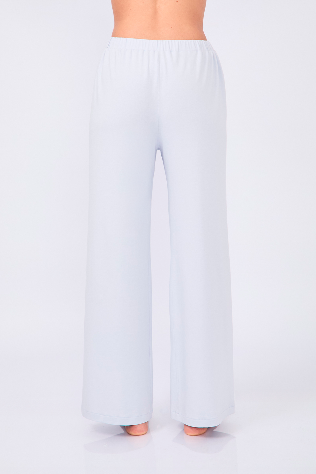 PIJAMA DE ALGODÓN PIMA CON TOP Y PANTALÓN EN CELESTE – CHLEO