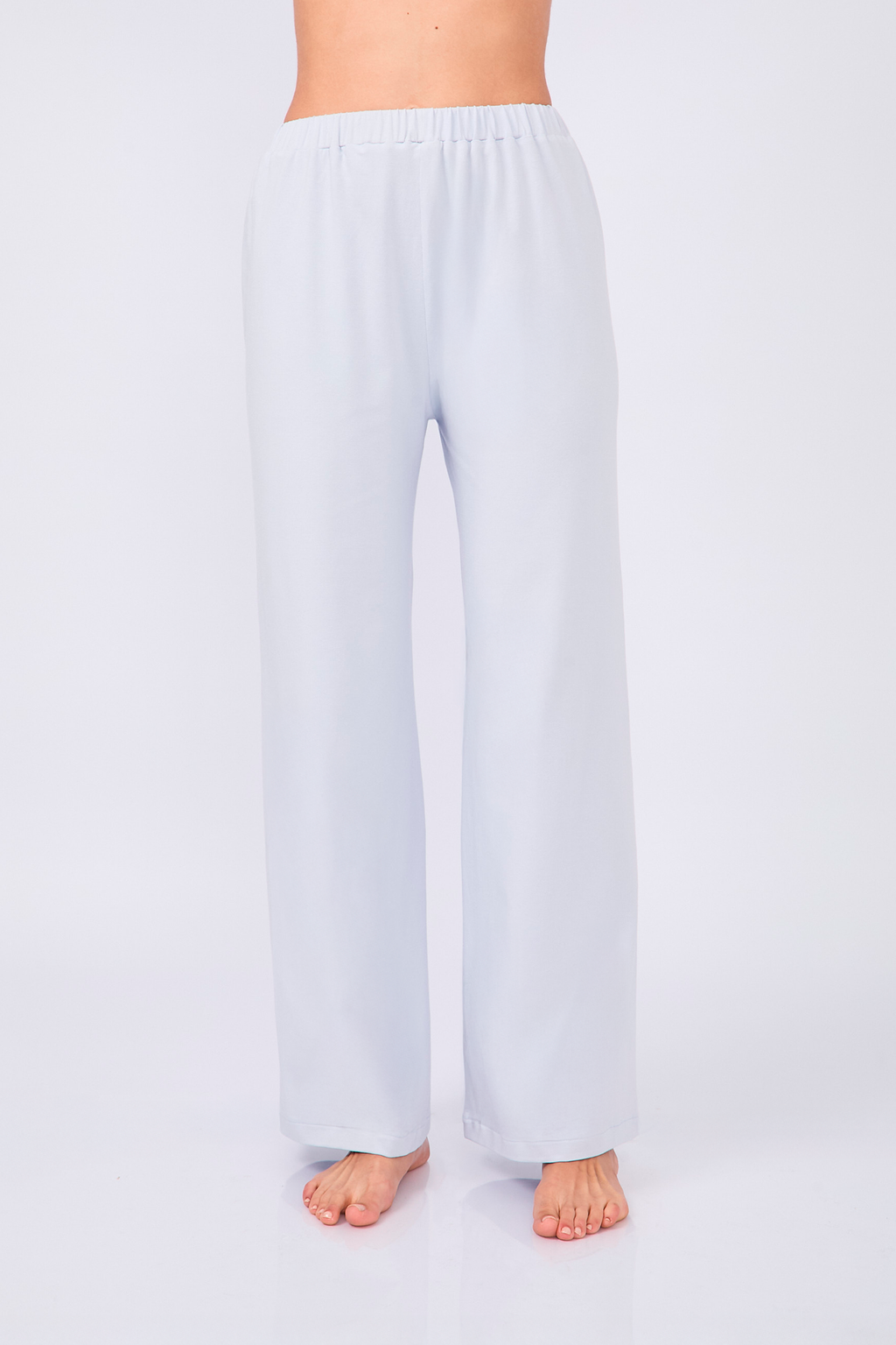 PIJAMA DE ALGODÓN PIMA CON TOP Y PANTALÓN EN CELESTE – CHLEO