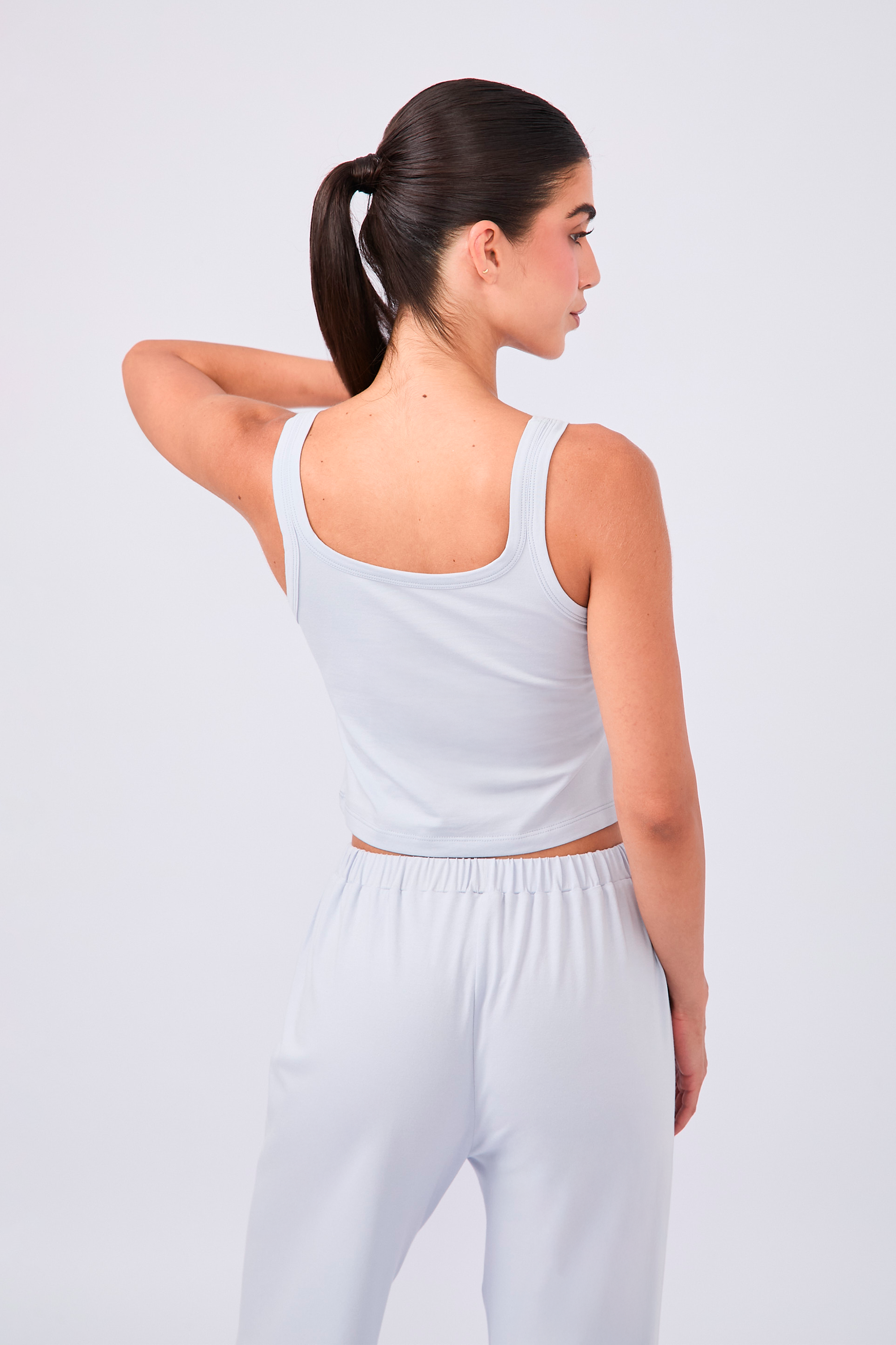 TOP DE ALGODÓN PIMA EN CELESTE – CHLEO