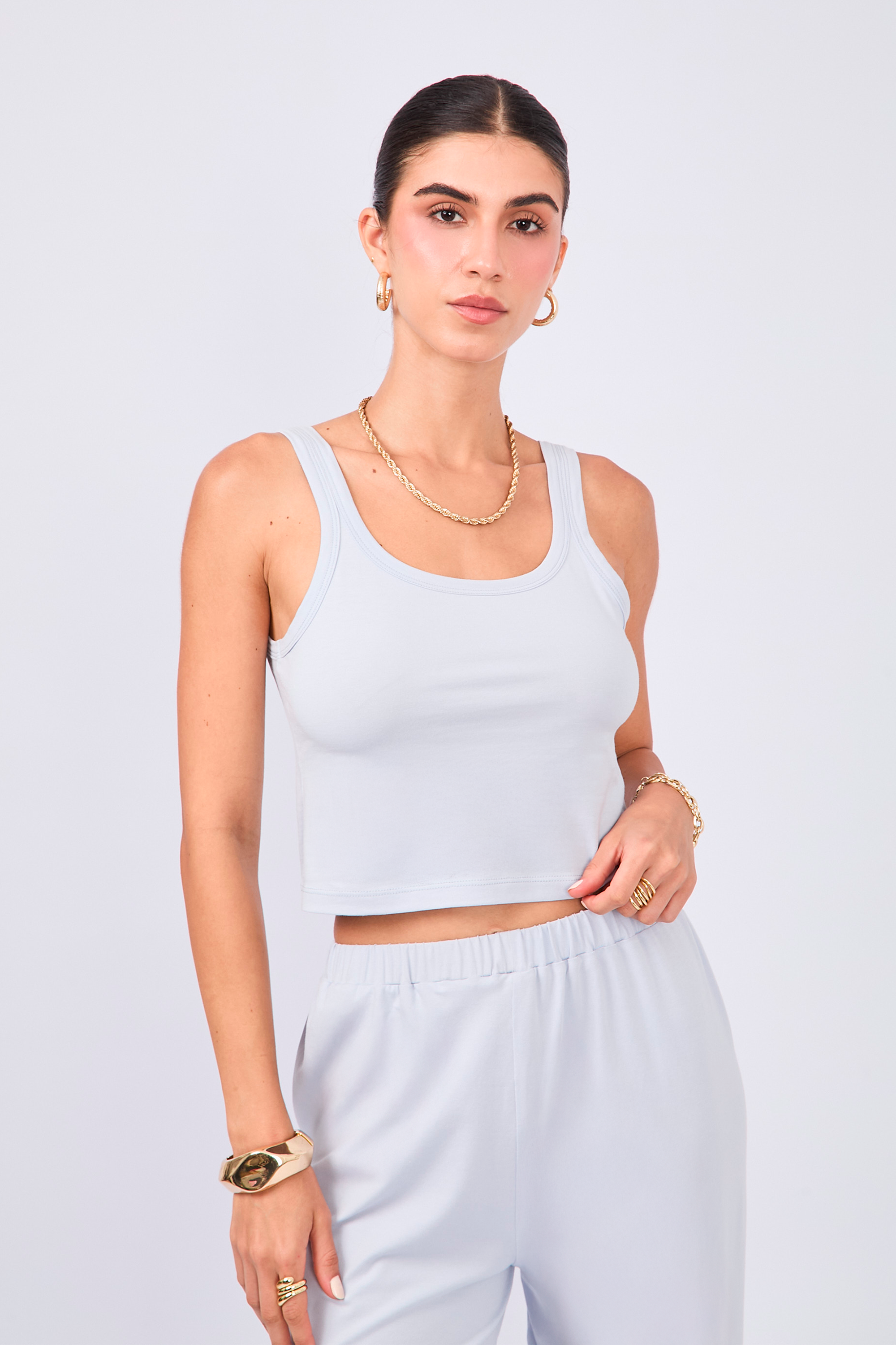 TOP DE ALGODÓN PIMA EN CELESTE – CHLEO