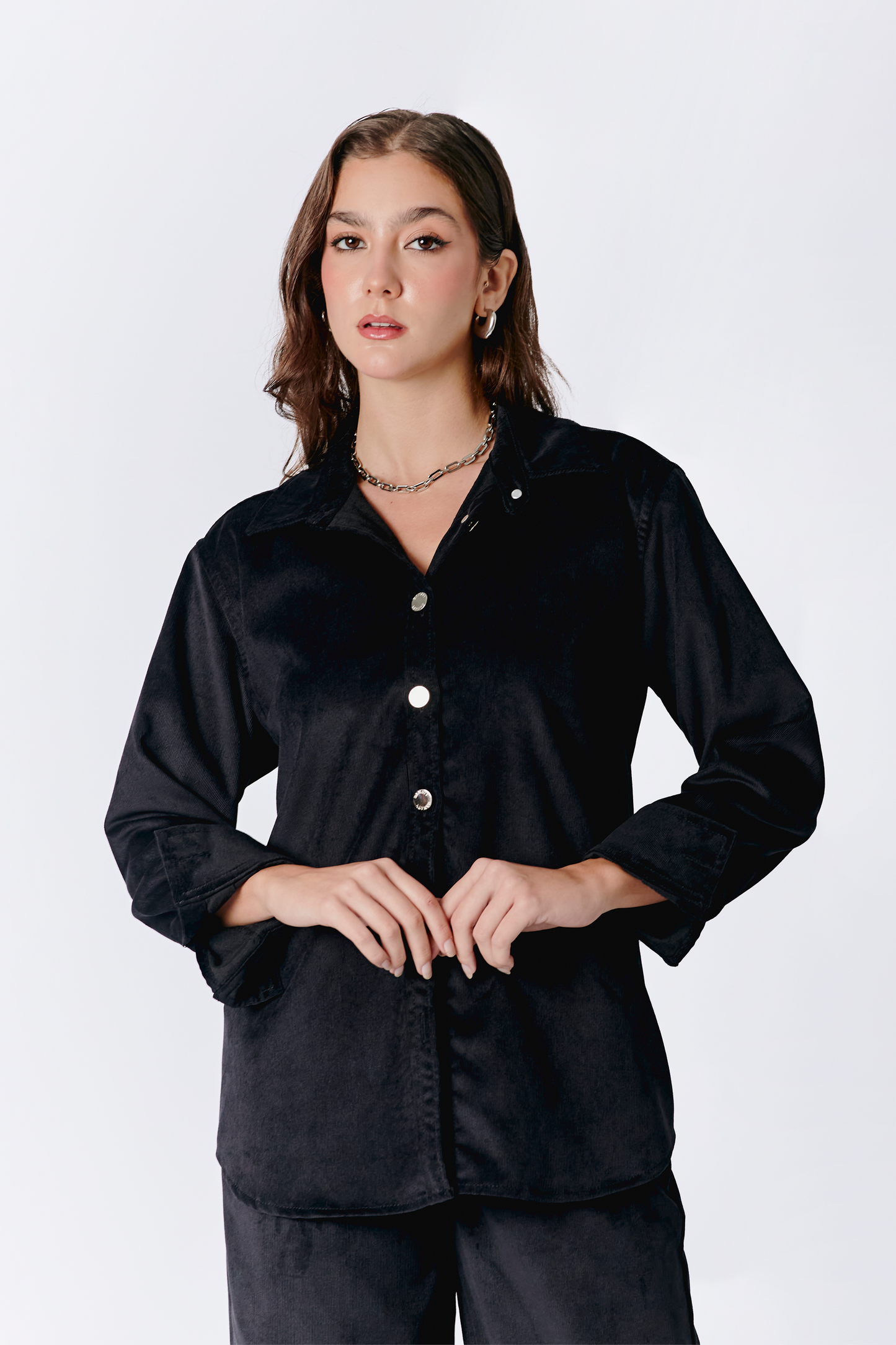 CAMISA THAIS DE CORDUROY MANGA LARGA NEGRO