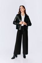 CASACA GINEBRA DE CUERINA CON CIERRE NEGRO