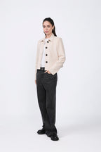 Pierina jacket with pockets and front buttons, beige.