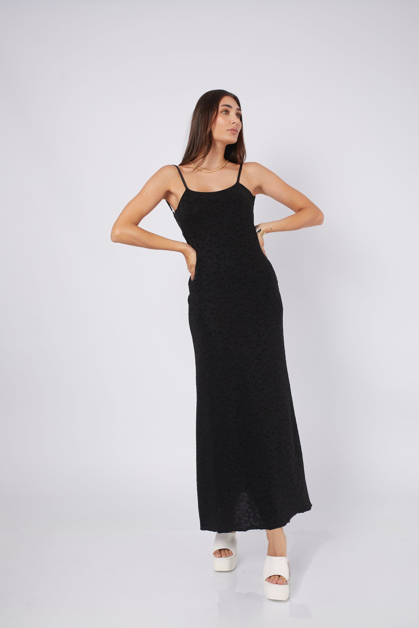 VESTIDO DE ENCAJE KYLIE PRINT NEGRO