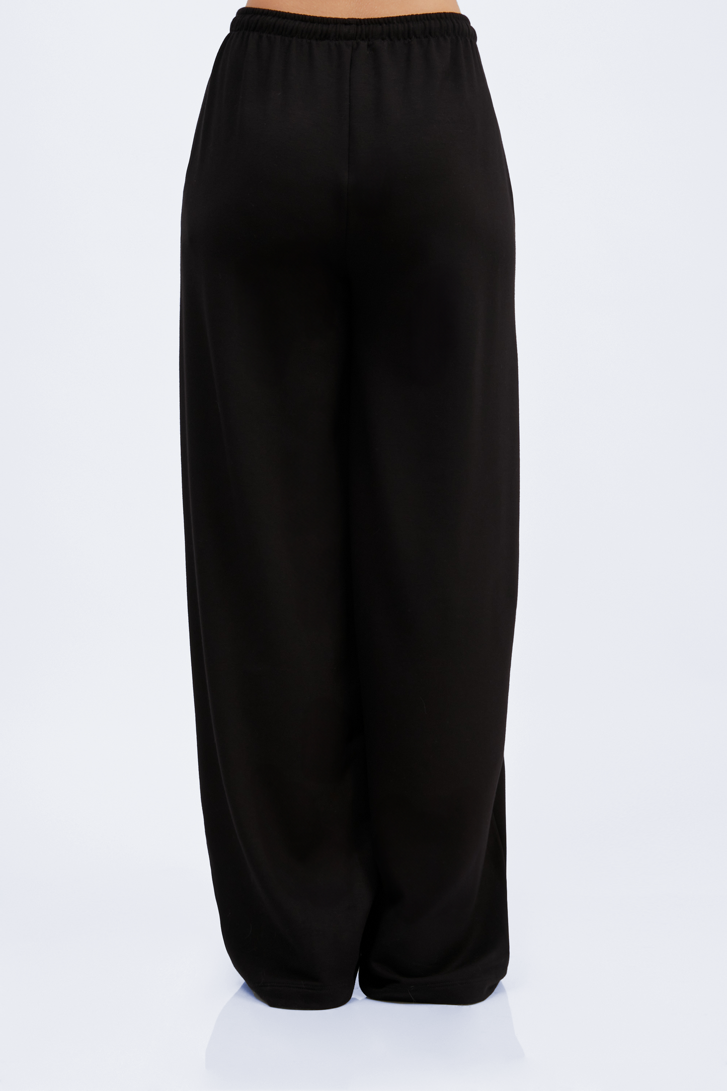 PANTALÓN A LA CINTURA LOURDES CON BOLSILLO NEGRO