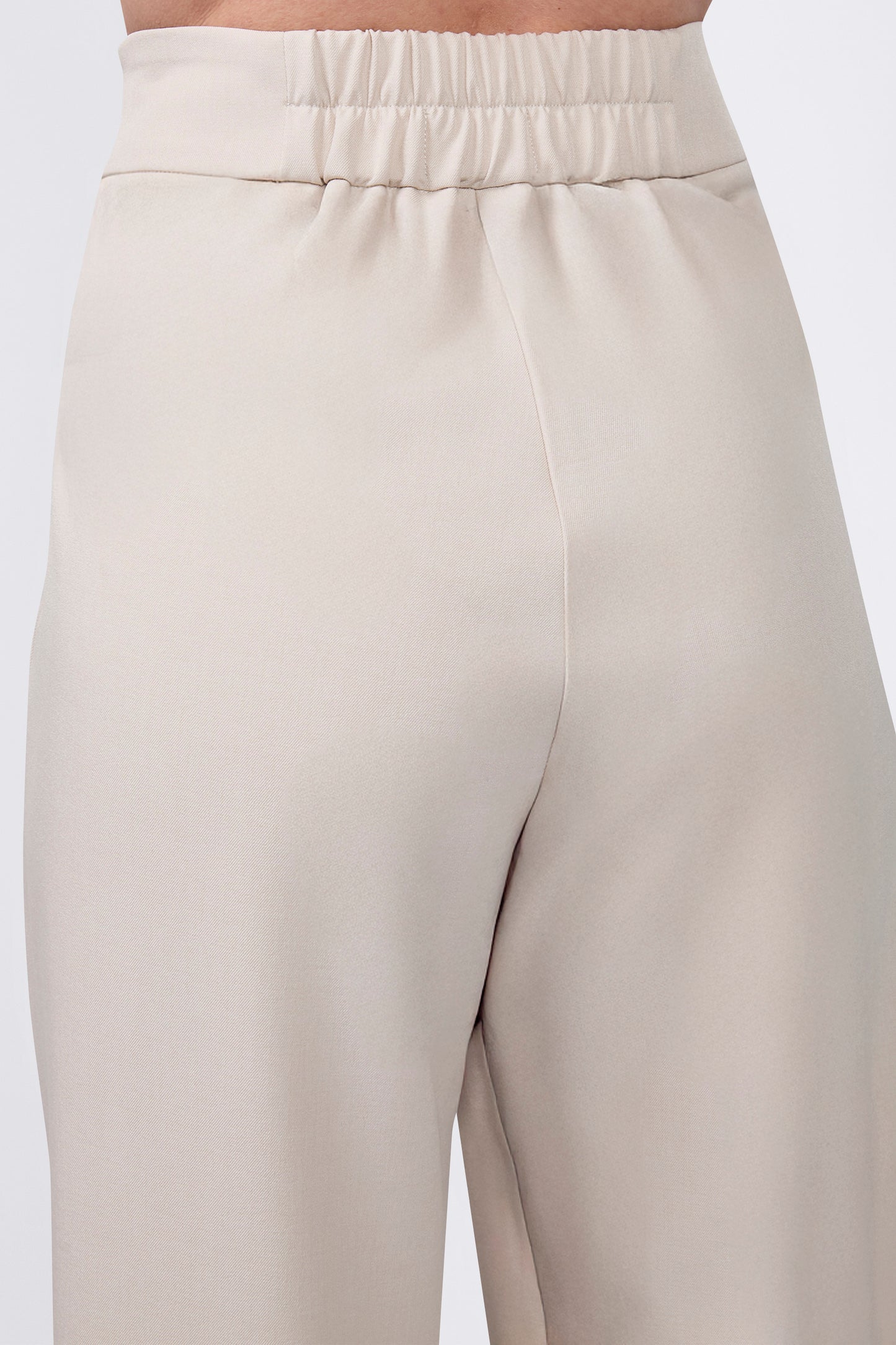Pantalón Sienna recto con cierre lateral invisible beige