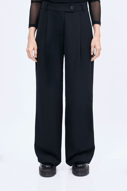 Pantalón Paris semi palazo con pinzas y bolsillos Negro
