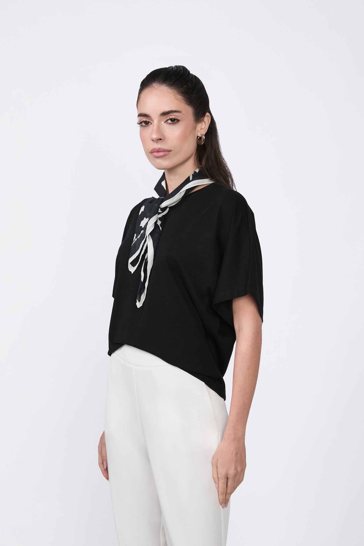 Polo Roxanne cuello redondo negro