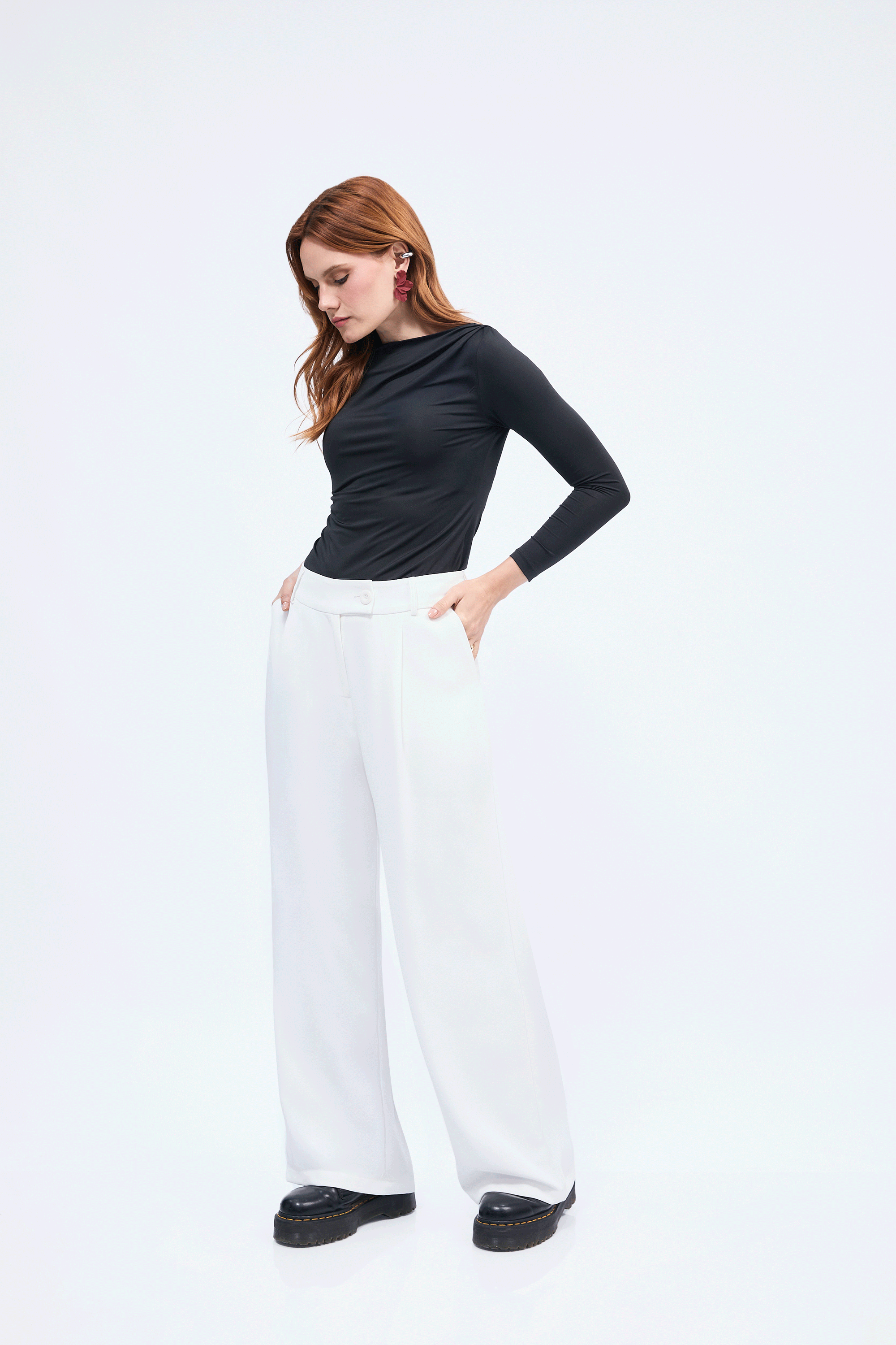 Polo Ellie con detalle fruncido manga larga negro