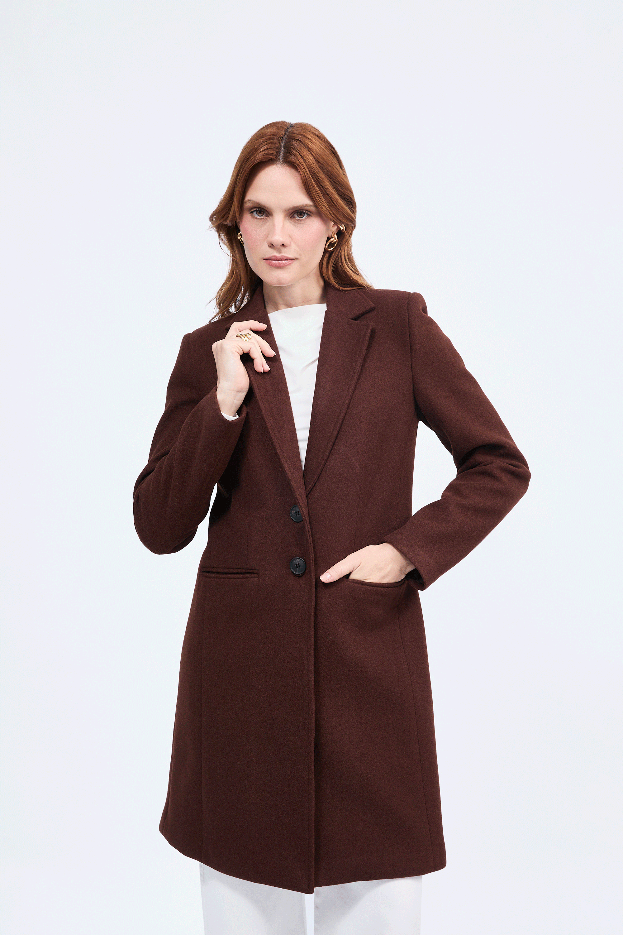 SACO ALTAMIRA LARGO CON BOLSILLOS FUNCIONALES MARRON