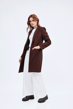 SACO LARGO CON BOLSILLOS FUNCIONALES MARRON - ALTAMIRA