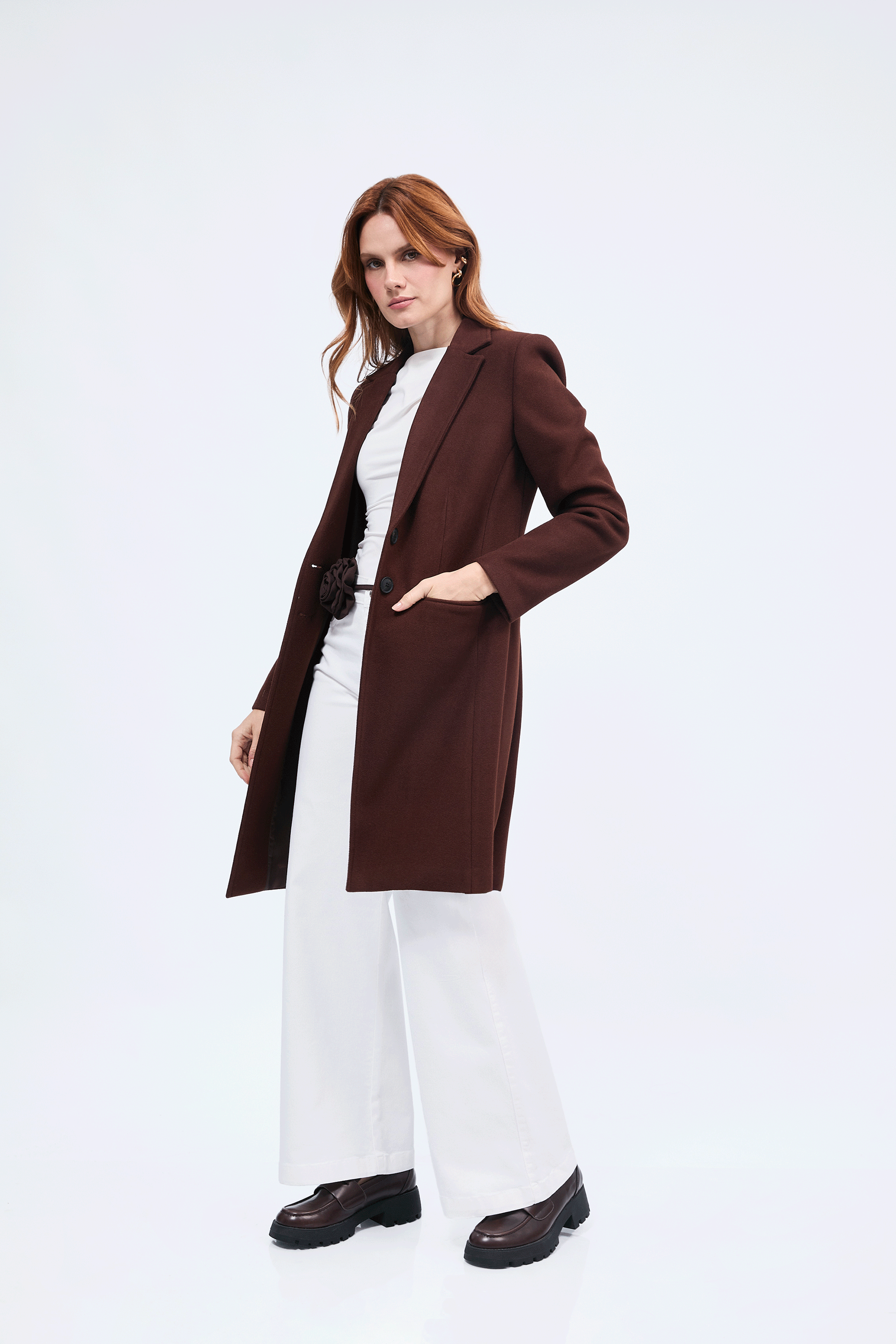 SACO ALTAMIRA LARGO CON BOLSILLOS FUNCIONALES MARRON