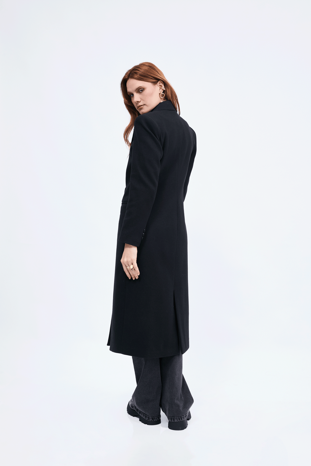 Saco largo con solapa y bolsillos funcionales Negro - Cameron