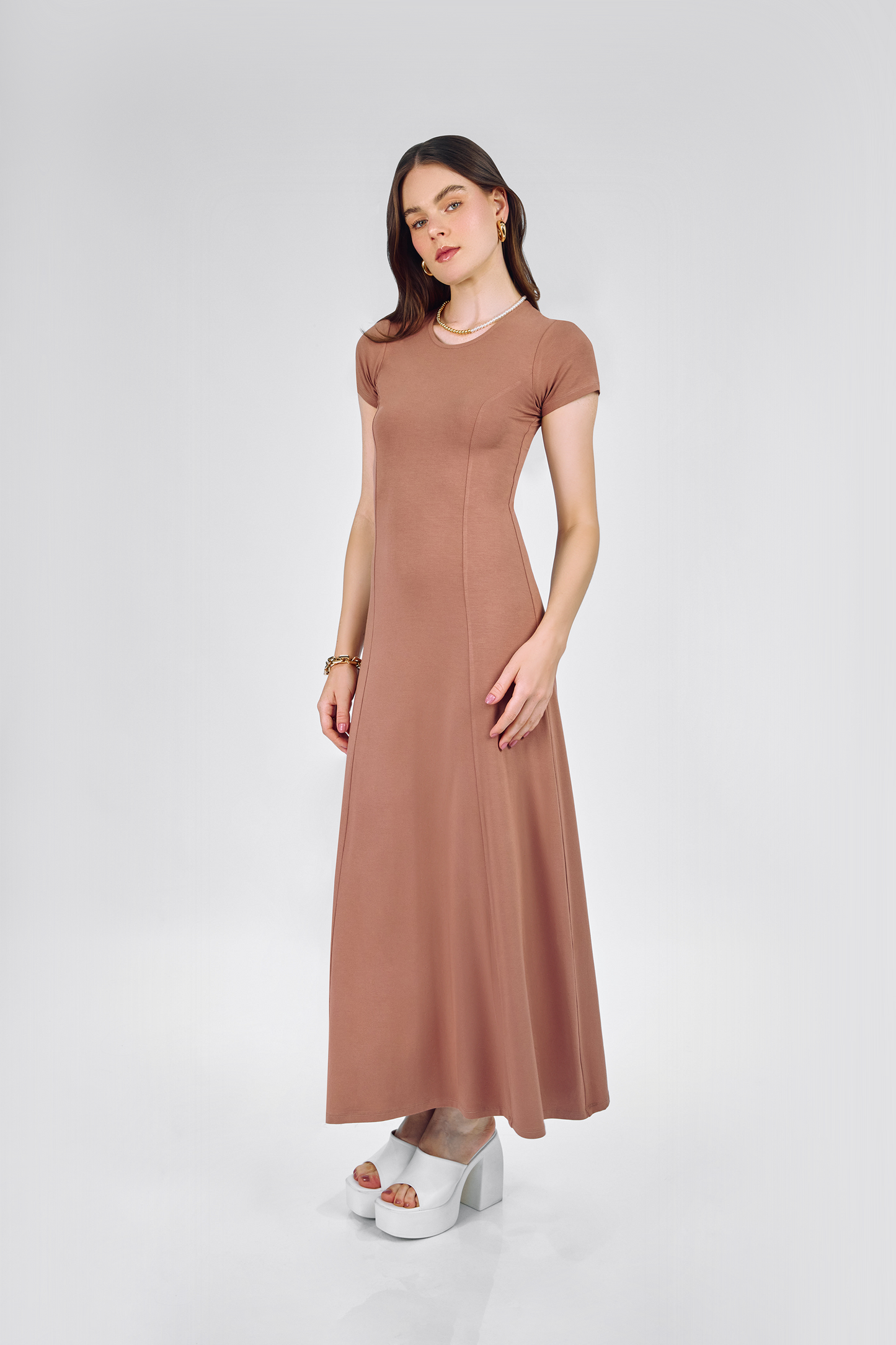 VESTIDO LARGO CUELLO REDONDO VIVIANNE TOPO
