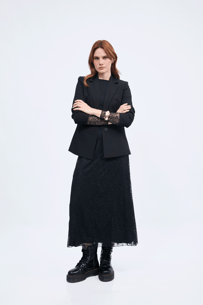 Vestido Aura manga larga de encaje con forro negro